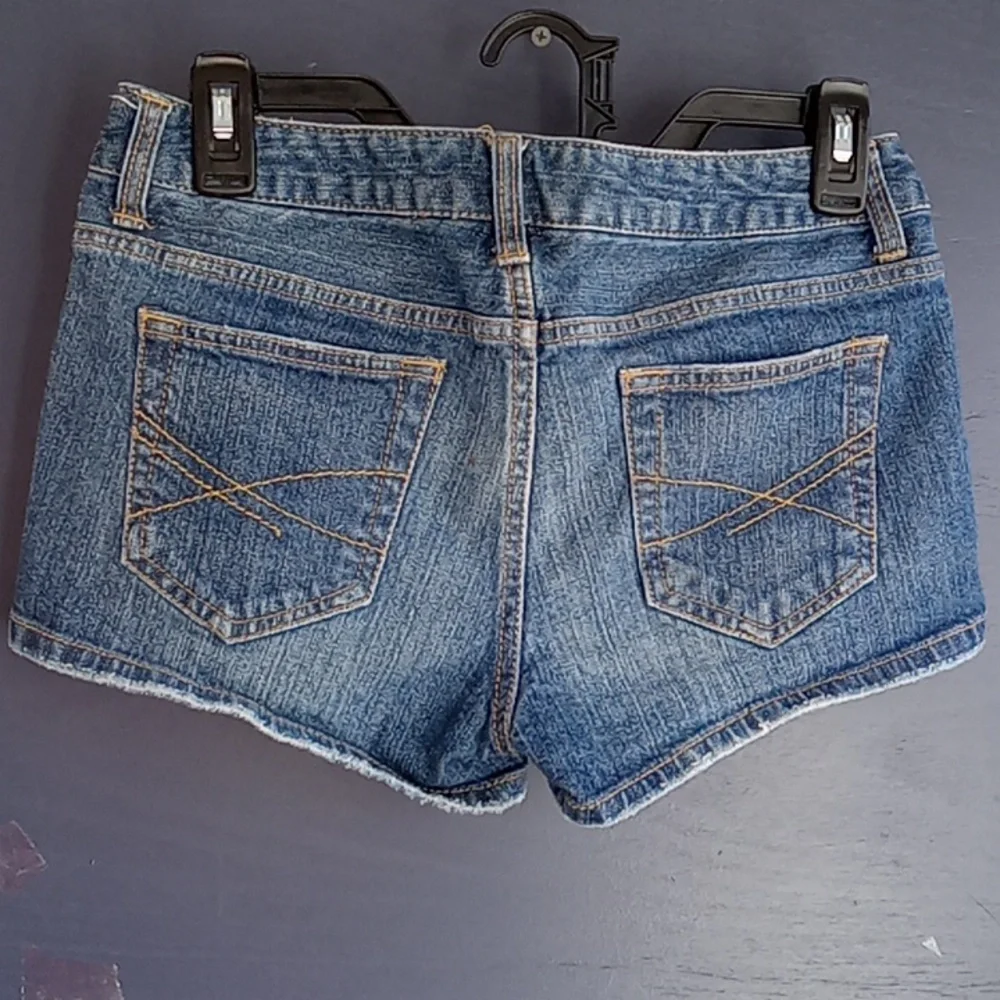 Aeropostale original distressed mini jean shorts size 3/4 - Picture 4 of 6